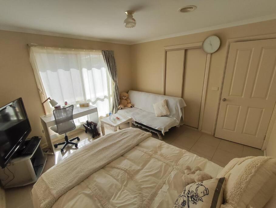 Holiday home Ballarat 2 Bedroom Guest - Cozy And Convenient, Vic Sebastopol