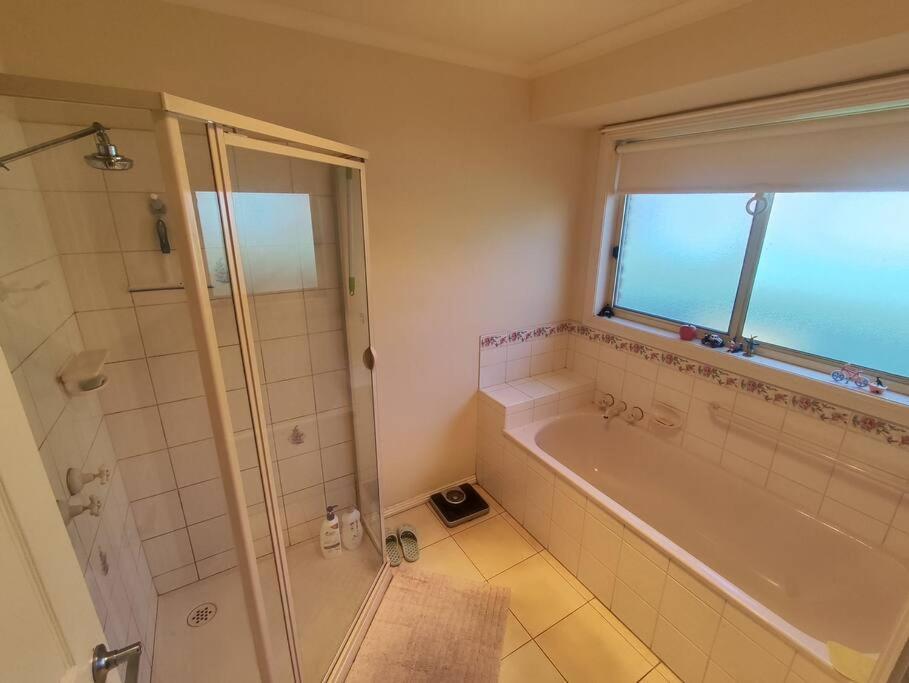 Holiday home Ballarat 2 Bedroom Guest - Cozy And Convenient, Vic Sebastopol